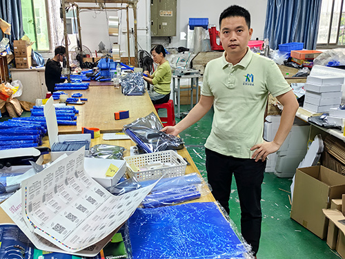 滾輪生產(chǎn)打包